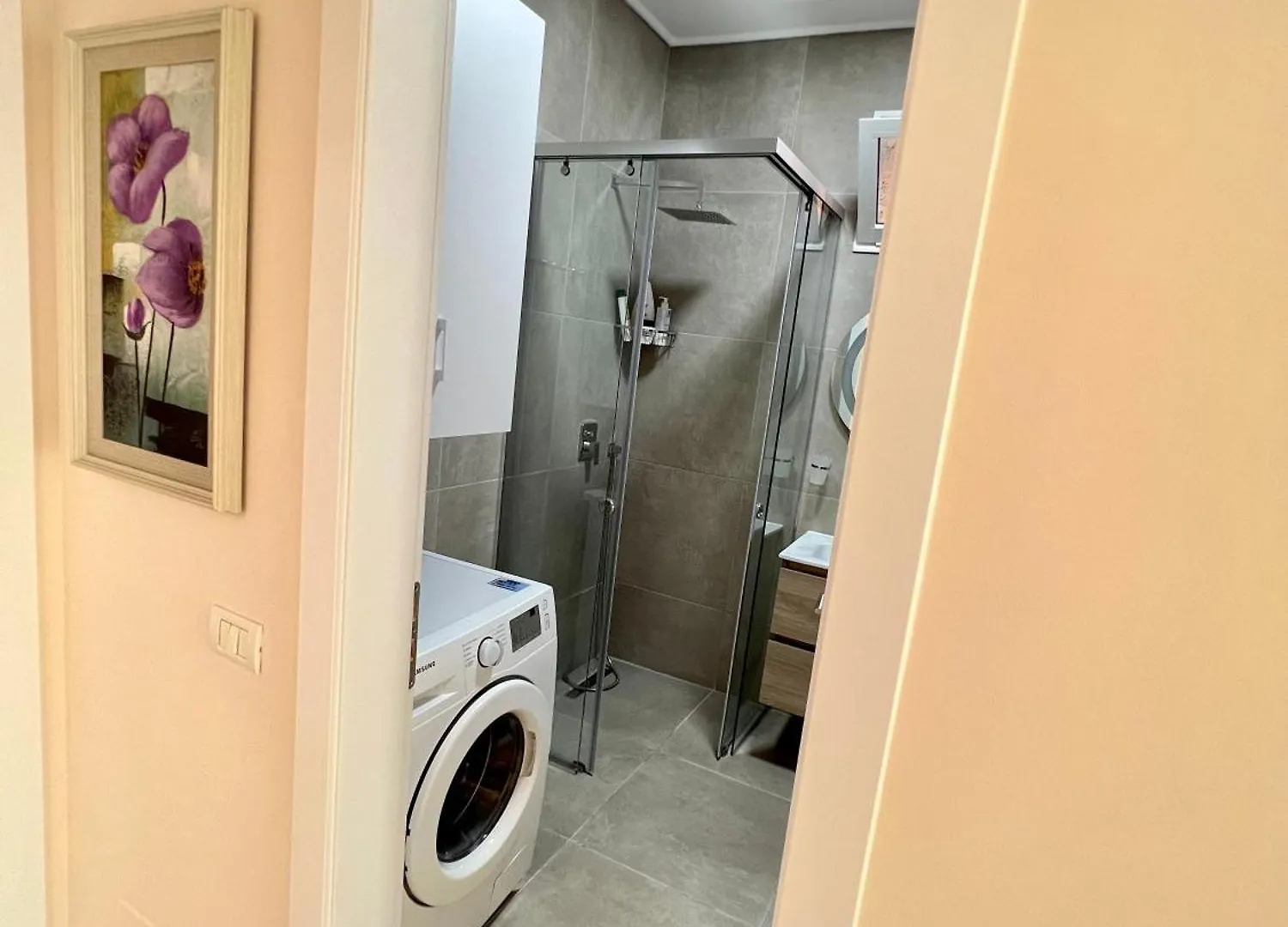 New Bazaar Cozy Apartments - Apartment 1 , 2 , 3 And 4 티라나 알바니아