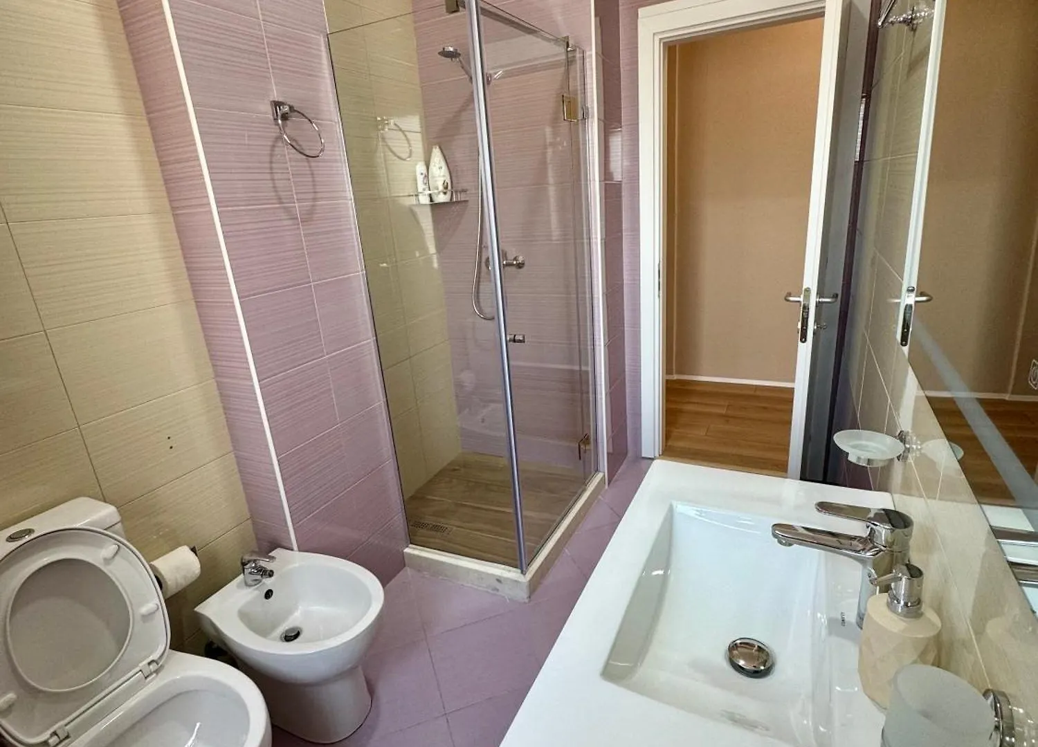 New Bazaar Cozy Apartments - Apartment 1 , 2 , 3 And 4 Tirana Albania